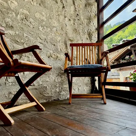 La Tana Dell'orso Apartment *